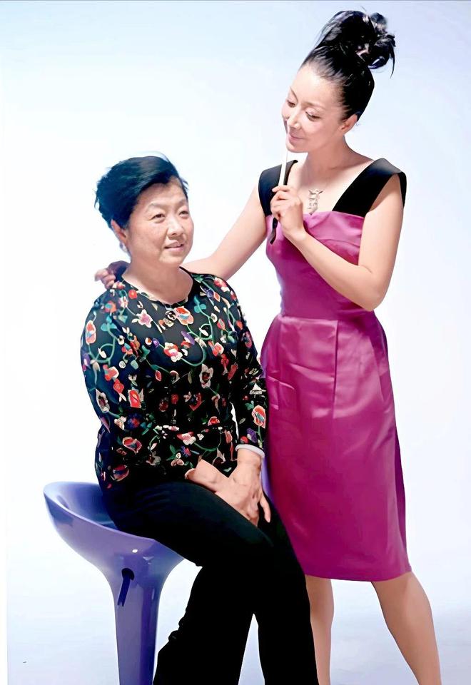 3岁老爸过端午！这哪是父女说是兄妹我都信pg电子模拟器电脑版53岁歌手孙悦陪8