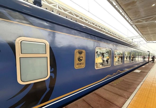 如何购票以及新疆旅游全新攻略曝光！pg电子平台2025年熊猫旅游专列(图7)