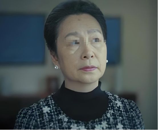 年后保姆全部继承遗产儿子看监控崩溃pg试玩上海保姆照顾79岁老太半(图2)