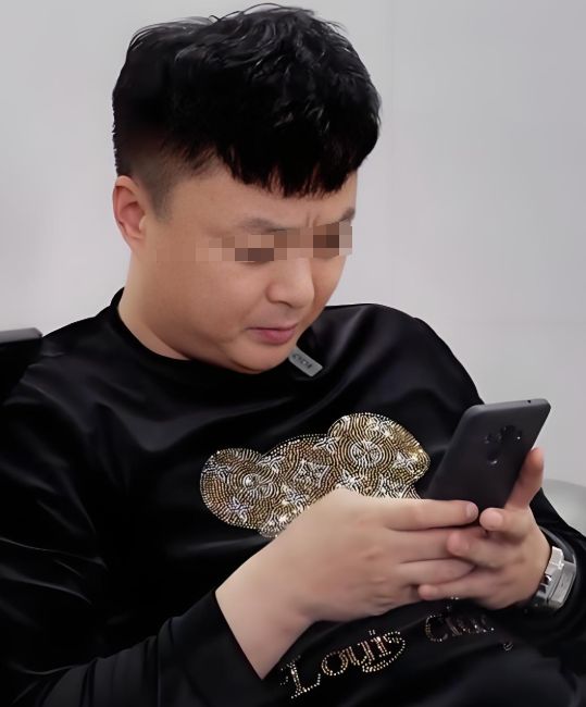年后保姆全部继承遗产儿子看监控崩溃pg试玩上海保姆照顾79岁老太半(图6)